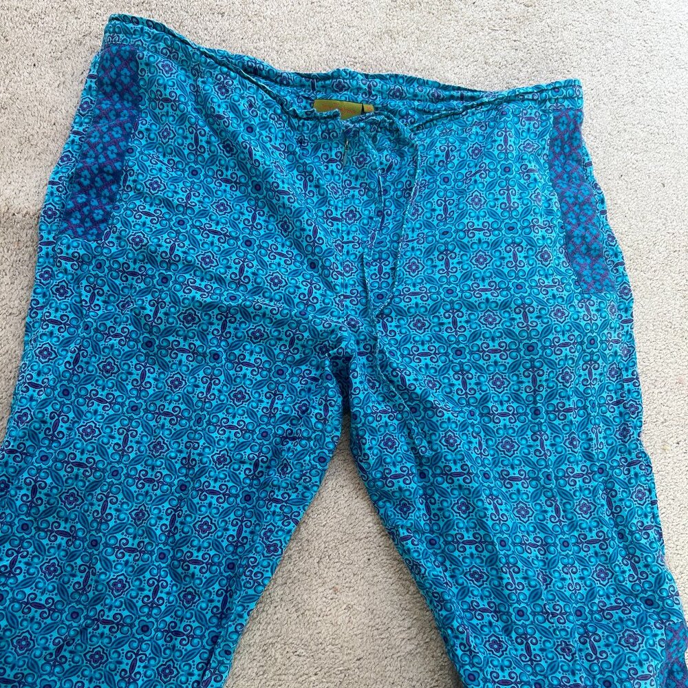 Funky vibrant patterned shorts L